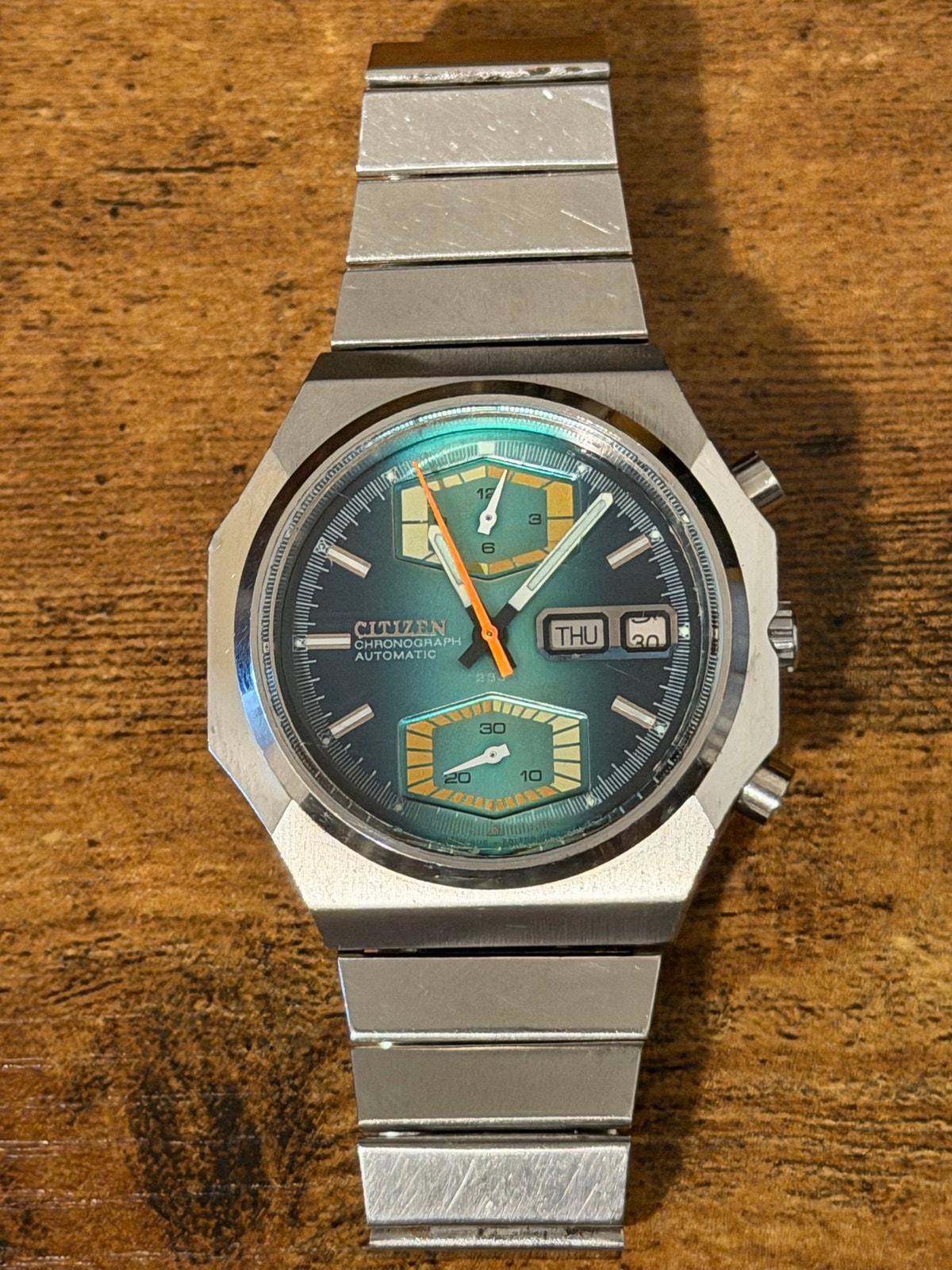 Vintage Citizen Automatic Chronograph Watch Teal Dial Vintage Citizen Automatic Chronograph Watch Teal Dial